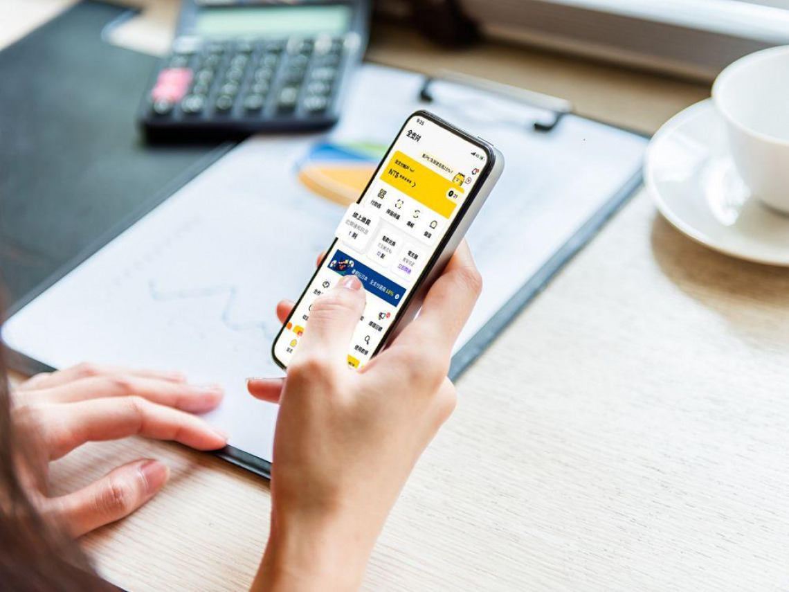 他用全支付被盜刷20筆逾8萬，稱沒點不明連結怎發生？官方發聲！釣魚網站iPASS MONEY、Netflix也中招